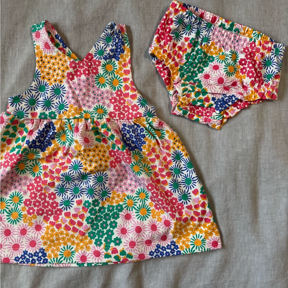 Hanna Andersson Cross Back Floral Dress with Matching Bloomers. NWOT